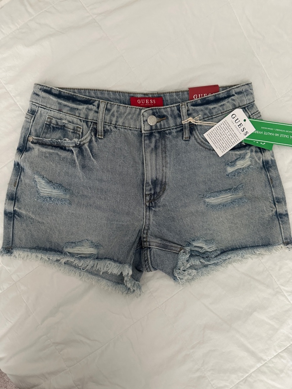 ✨NWT✨Guess EMELY Mid-Rise Denim Shorts - Size 29